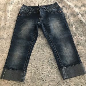 Low rise Angels capris